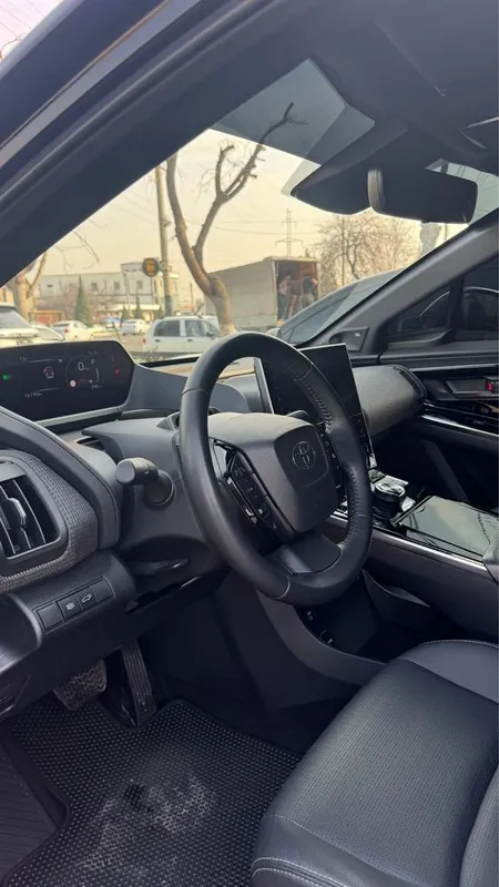 Sotiladi tayota BZ 4X 2 Sotiladi tayota BZ 4X 2