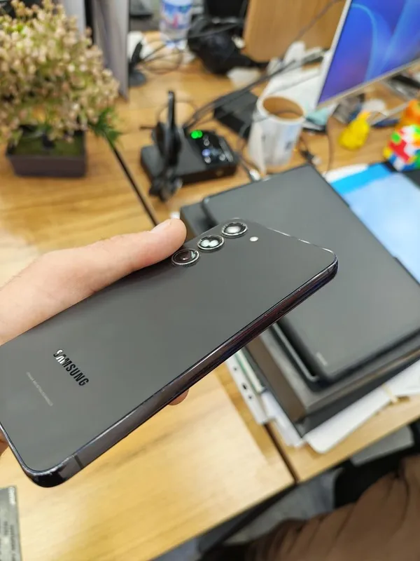Samsung s23 512 хорошее состояние — фото 2
