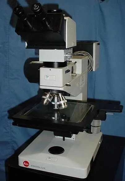 Leitz Ergolux микроском 1 Leitz Ergolux микроском 1