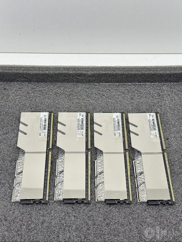 G.SKILL Trident Z royal 32GB 3 G.SKILL Trident Z royal 32GB 3