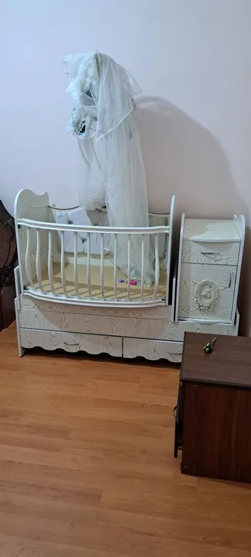 Продаётся манеж + кровать. Состояние хорошее мылыш все один раз спал. Продаётся манеж + кровать. Состояние хорошее мылыш все один раз спал.
