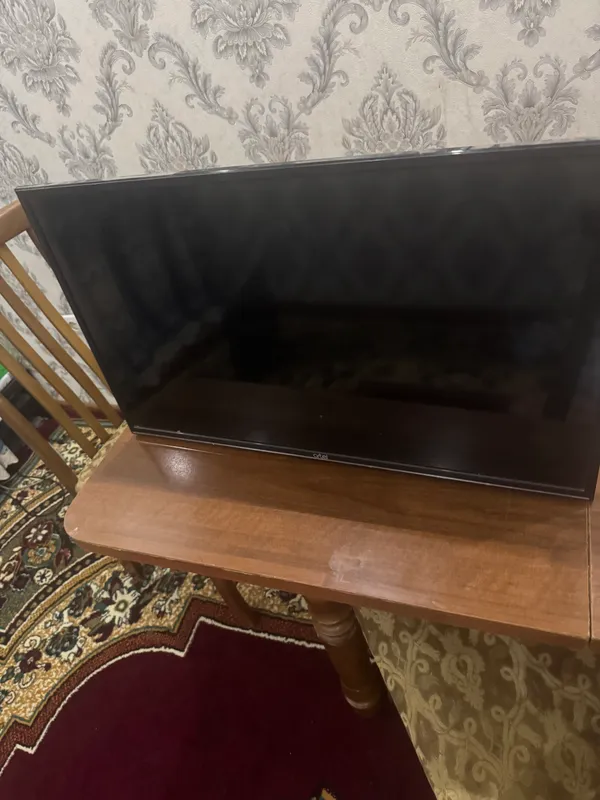 2 Smart телевизора с разбитыми экранами на запчасти 2