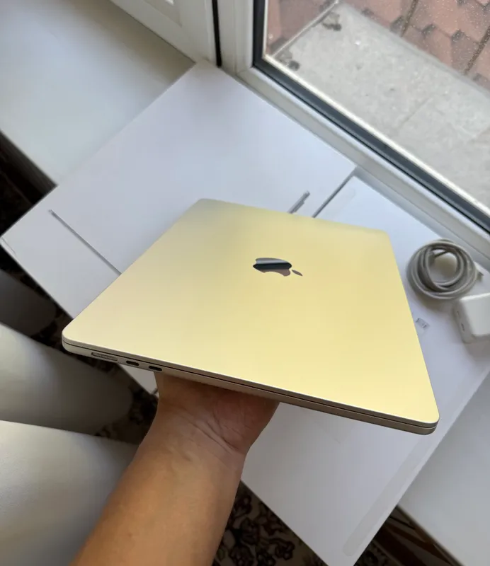 MacBook Air M2 15-inch 8/512GB Silver 6 MacBook Air M2 15-inch 8/512GB Silver 6