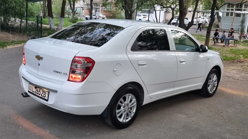 Chevrolet Cobalt 1.5 — фото 1