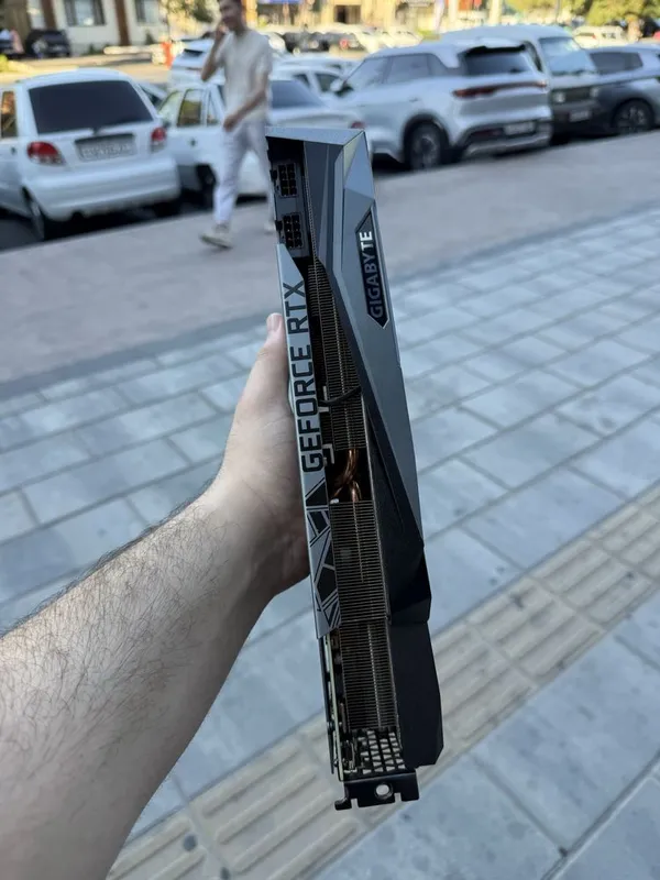 Gigabate RTX 3080 10GB 320 Bit 4 Gigabate RTX 3080 10GB 320 Bit 4