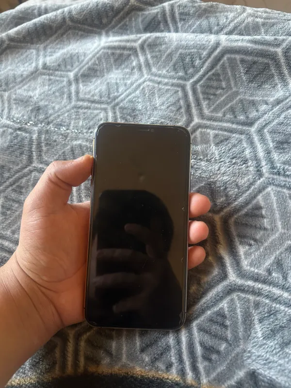 iPhone 11 Pro Max, ограниченная серия, золото 24 карат 2 iPhone 11 Pro Max, ограниченная серия, золото 24 карат 2