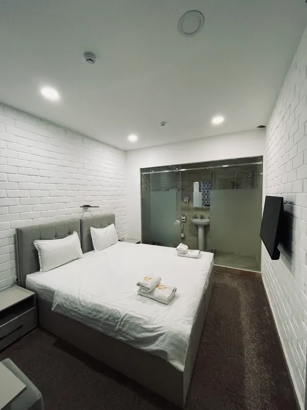 Hotel 1 Hotel 1