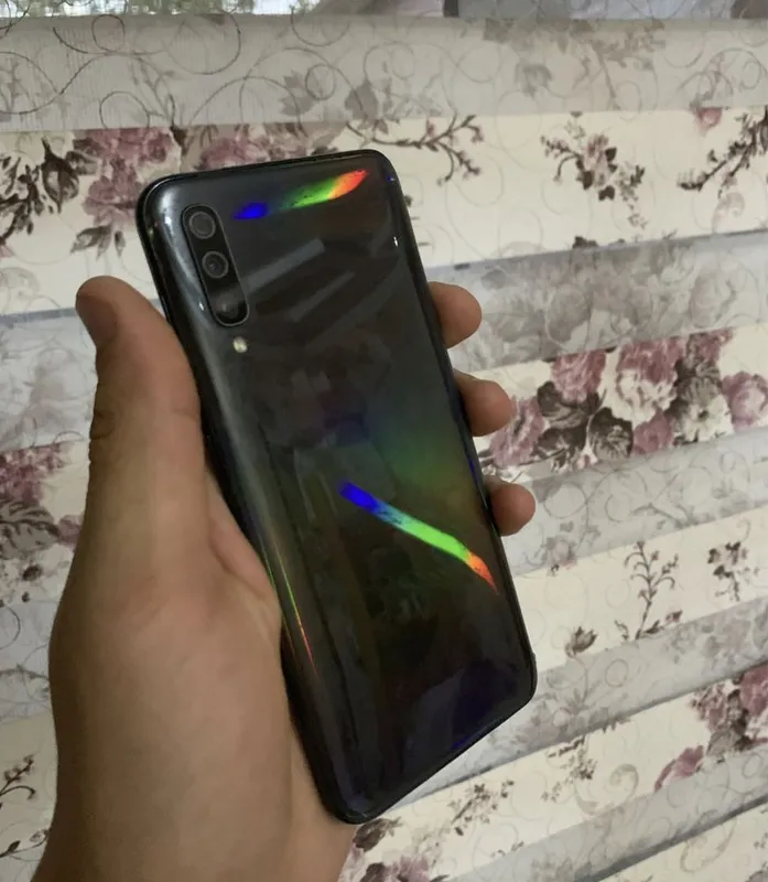 Samsung Galaxy A50 4/64Gb 3