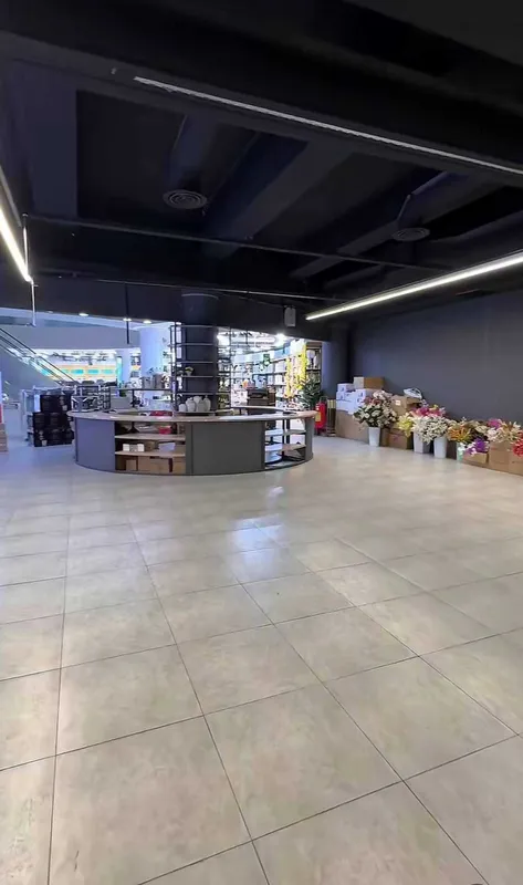 м.Дружба Народов Караташ Медиапарк 2-этаж 920 м² с ремонтом — фото 2