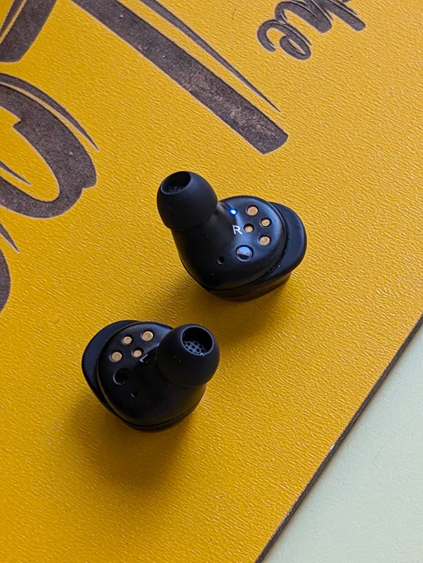 Наушники Sennheiser Momentum True Wireless 4 (MTW4) Бронза 3 Наушники Sennheiser Momentum True Wireless 4 (MTW4) Бронза 3
