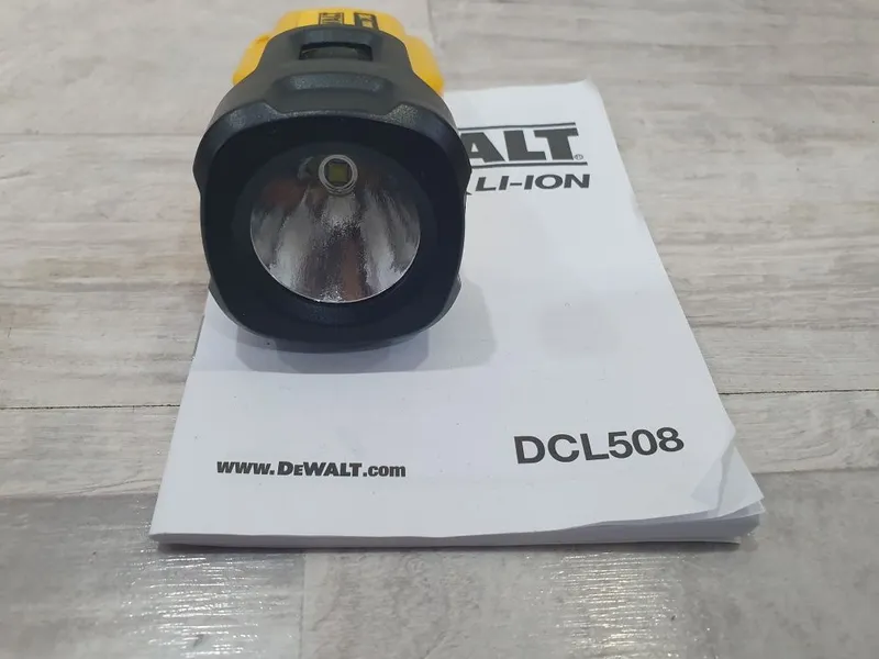 Фонарь Dewalt DCL 508 12 V — фото 2