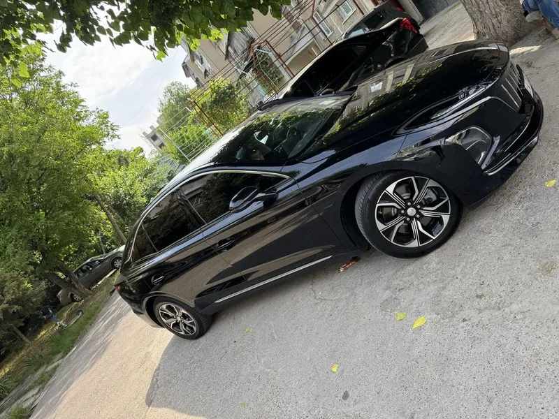 Hongqi eqm5 kraska toza halol prabek 1