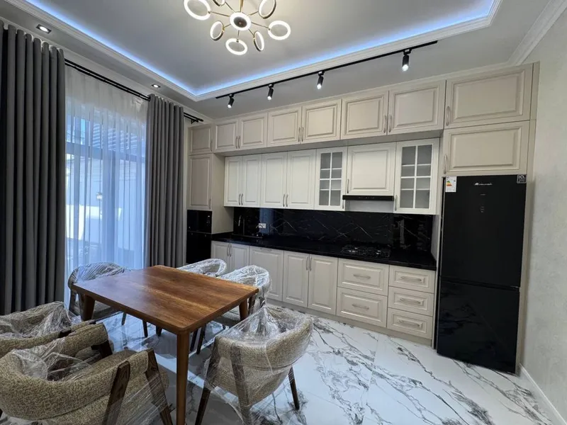 Срочно! Дом 350м² 3 сотки Циолковский элитный район — фото 2