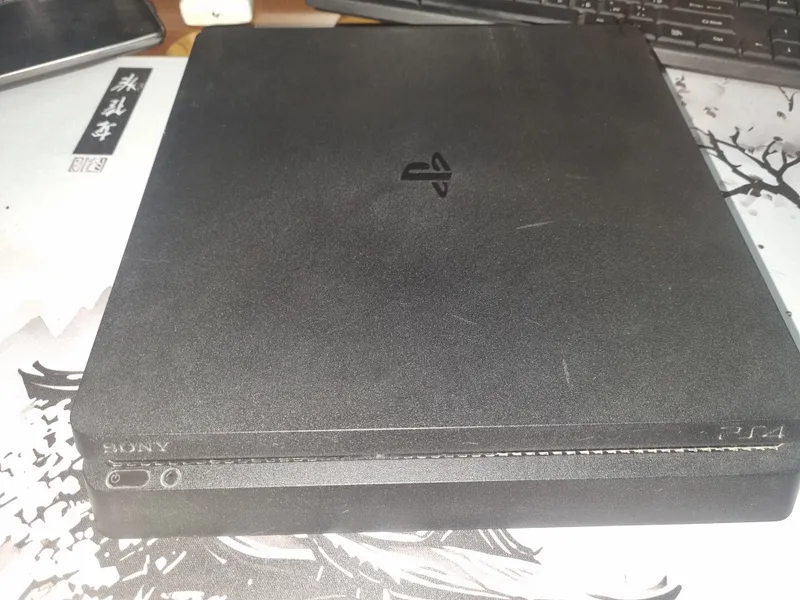 Продаю PlayStation 4 slim +2 джостика и MC 11 — фото 6