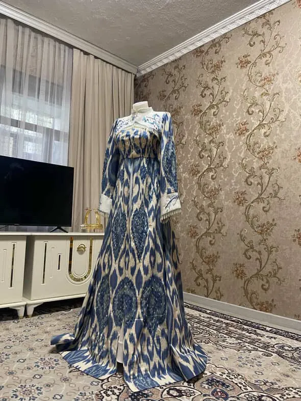 2 martta kiyilgan ansambl 200$ ga tikilgan