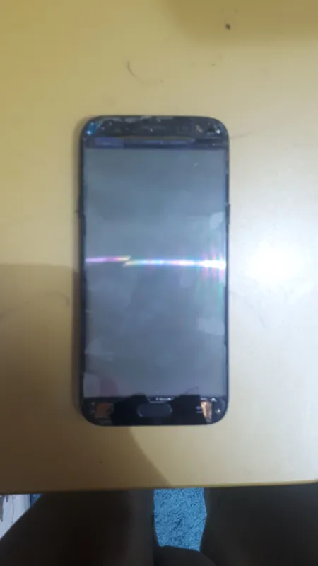 Samsung Galaxy j7 zapchastga ekrani ishlamaydi