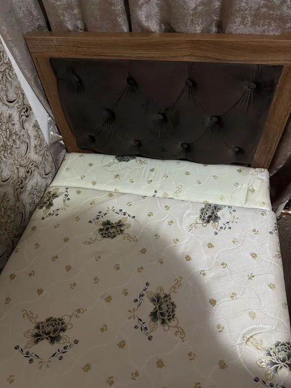Продаю срочно кровать 2