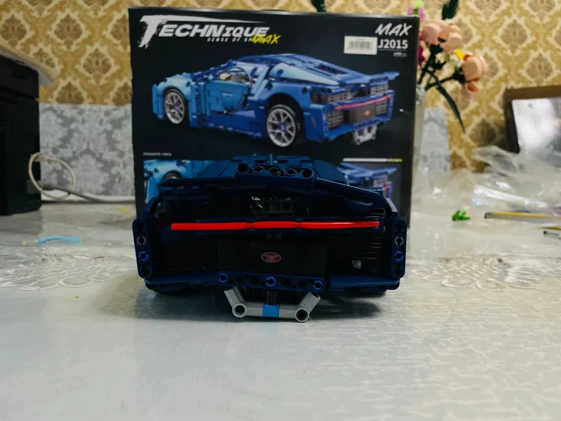 Конструктор Technic Bugatti Chiron. — фото 3 Конструктор Technic Bugatti Chiron. — фото 3