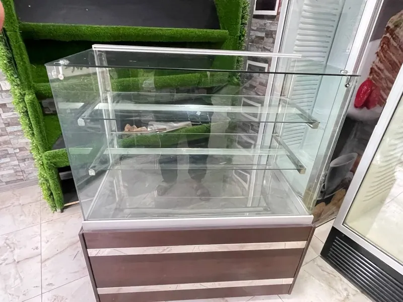 Shisha vitrina / magazin uchun polkalar sotiladi 2ta bor — фото 1