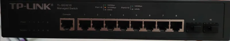 коммутатор TP-Link TL-SG3210.