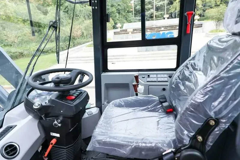 EMIL XC936 xcmg yema в наличии 1,8 куб и 2,1 Джостик и Рычаг стрела — фото 2