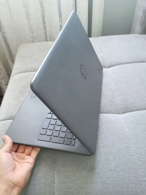 Ноутбук HP 250G7 7