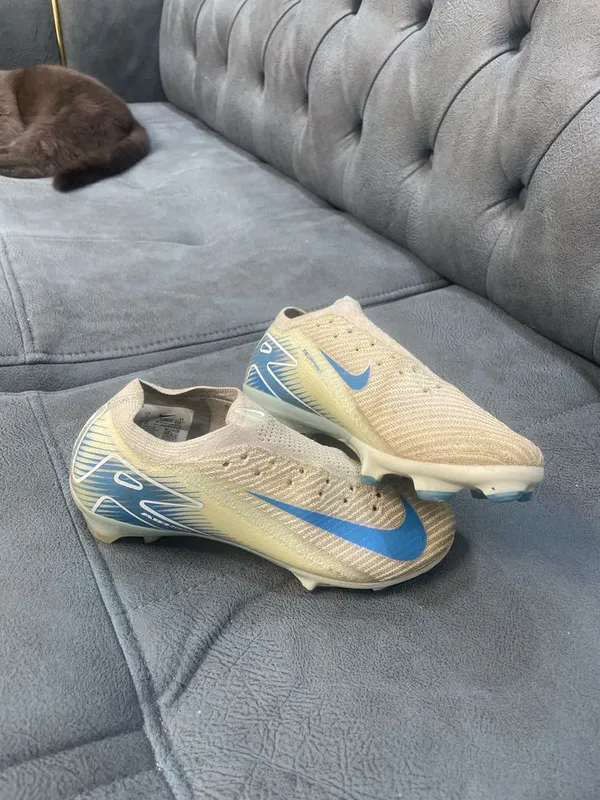 Продам футбольные бутсы Nike Air Zoom, 34-35 размер 2 Продам футбольные бутсы Nike Air Zoom, 34-35 размер 2