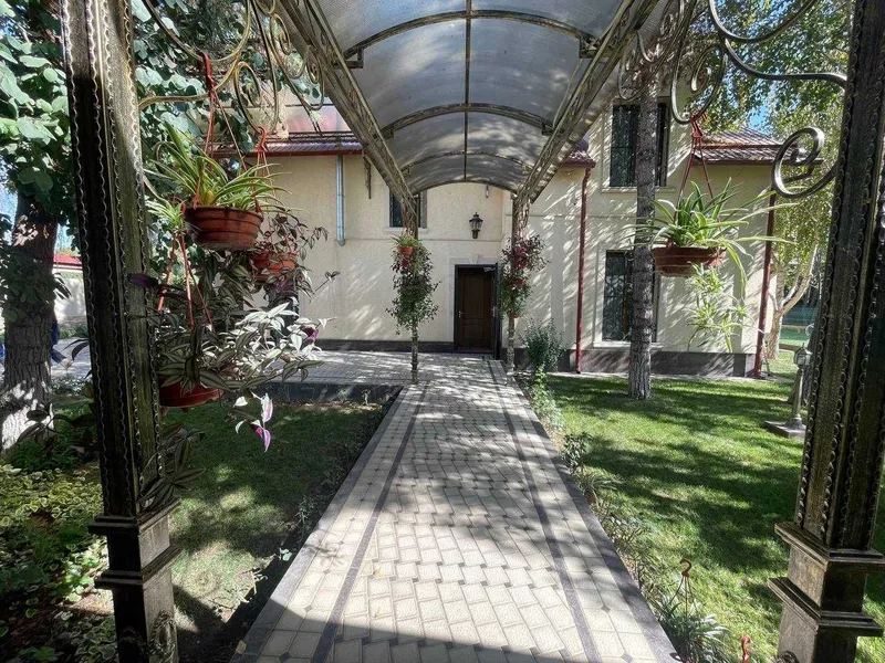 Сдаётся Евродом 40-соток на Амир Темур махалля люксовый Хай-Тек — фото 4