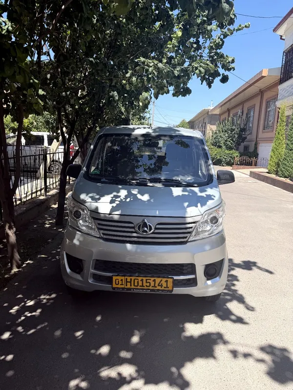 Avtomobil Changan 1