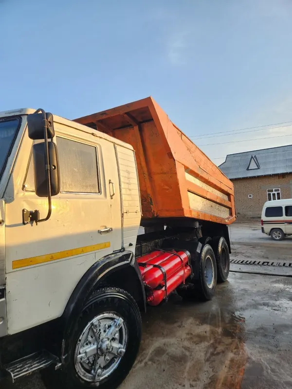 KAMAZ SOTILADI 1983 yil holati a'lo 1 KAMAZ SOTILADI 1983 yil holati a'lo 1