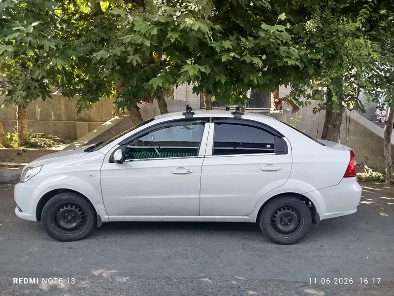 Нексия 3 сотилади