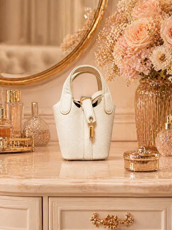 Мини-сумочка Ivory Grace 15х15 см с ремешком 1 Мини-сумочка Ivory Grace 15х15 см с ремешком 1