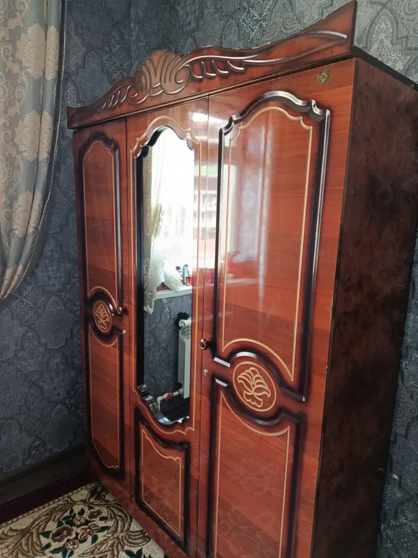 Продаётся шкаф использованный в идеальном состоянии есть подарок!!! 1 Продаётся шкаф использованный в идеальном состоянии есть подарок!!! 1