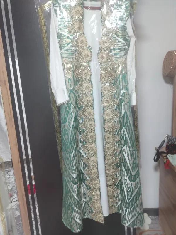 Продаётся платье, нужны деньги 5 Продаётся платье, нужны деньги 5