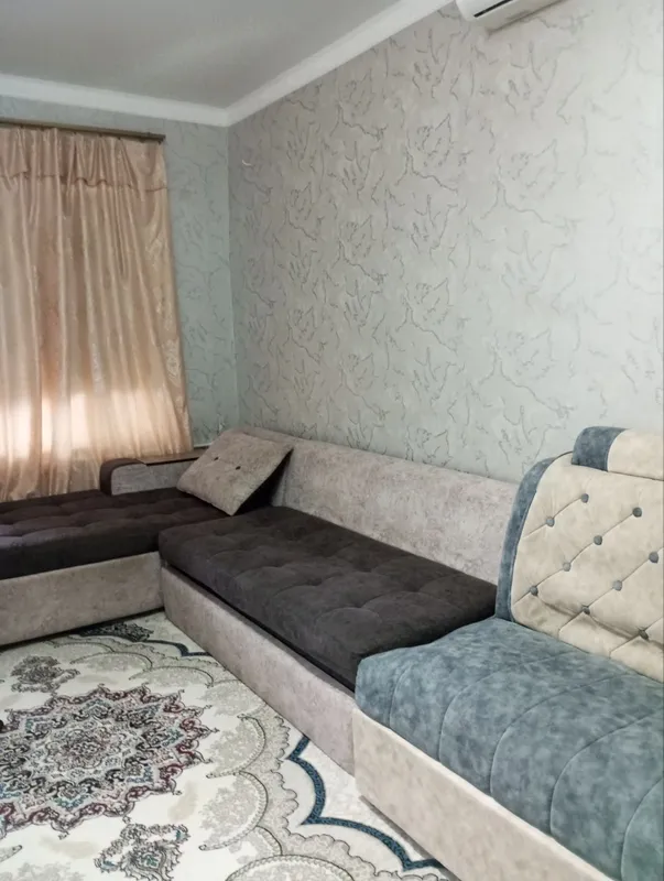 Продается 3 комнатная квартира в центре янгибазара. Этаж 2. — фото 1