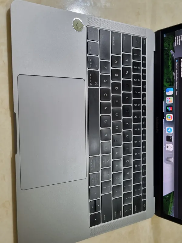 MacBook Pro core i5 2016 4 MacBook Pro core i5 2016 4