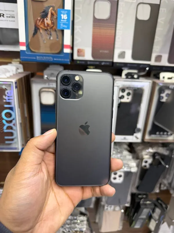 iPhone 11 Pro 64 ГБ 1