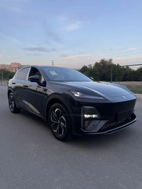 Deepal S07 PHEV | 285 km elektr | 1280 km zapas | Yangi 2025/2026 |