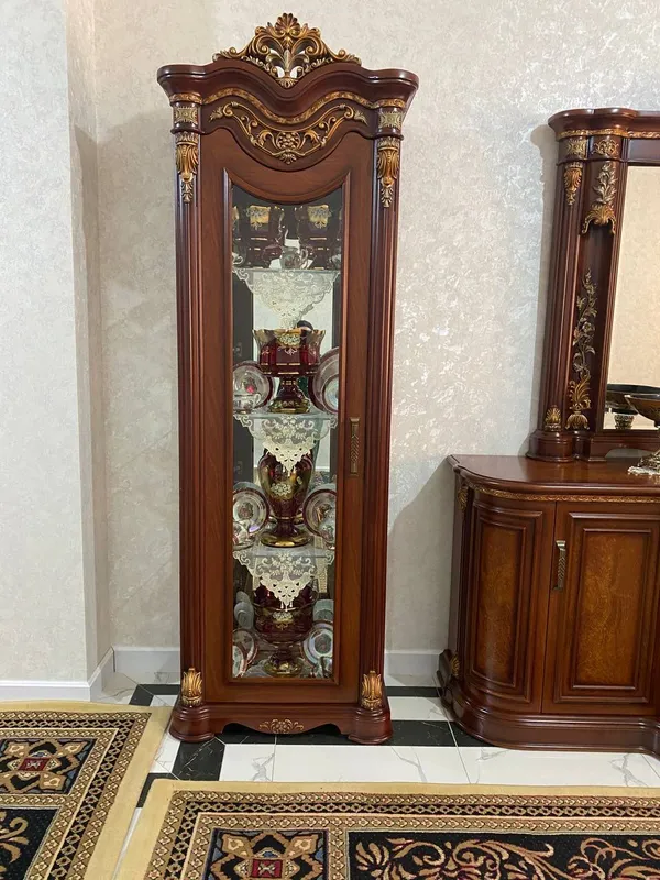 Китайская мебель, качество отличное, к ней вообще ничего не делали 1