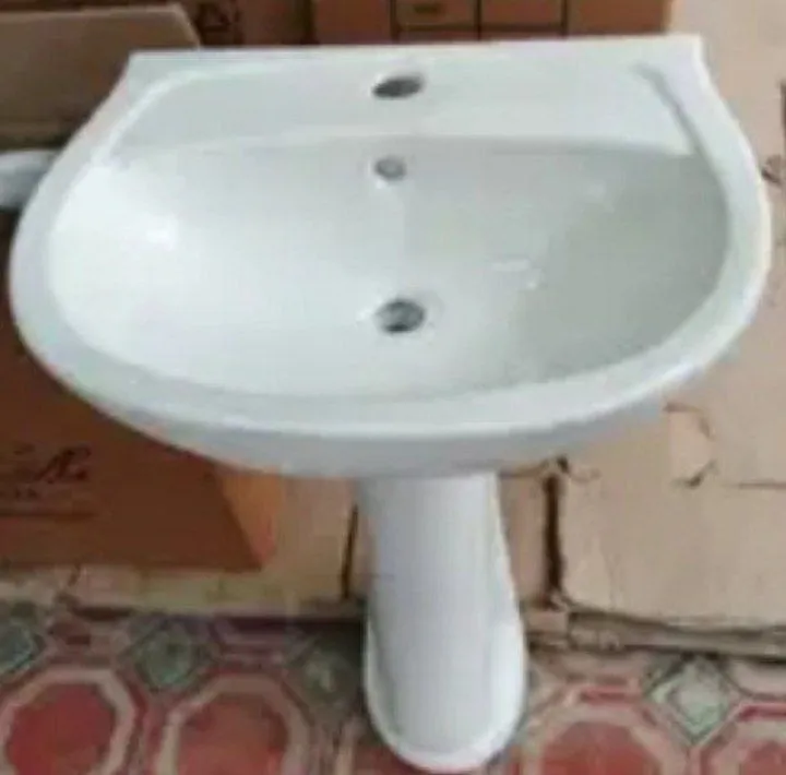 Rakvina sotiladi ozgina salonda ishlatilgan Rakvina sotiladi ozgina salonda ishlatilgan