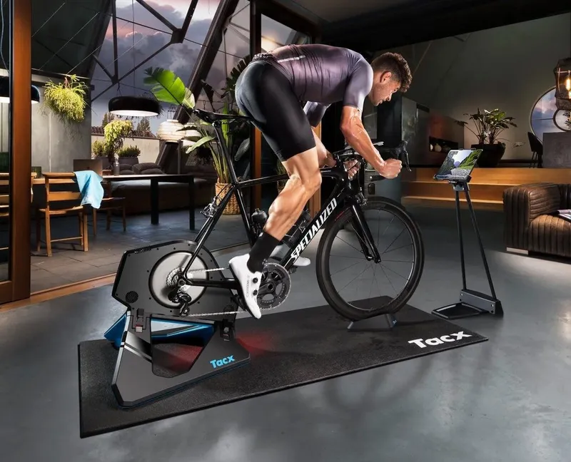 Garmin Tacx Neo 2T топовый тренажер — фото 2