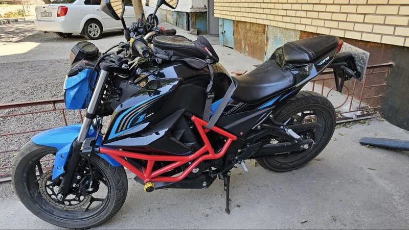 Мотоцикл сотилади 400 куб 1