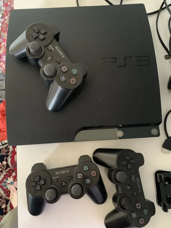 Playstation 3 slim /500gb/ 3 ta pult. Playstation 3 slim /500gb/ 3 ta pult.