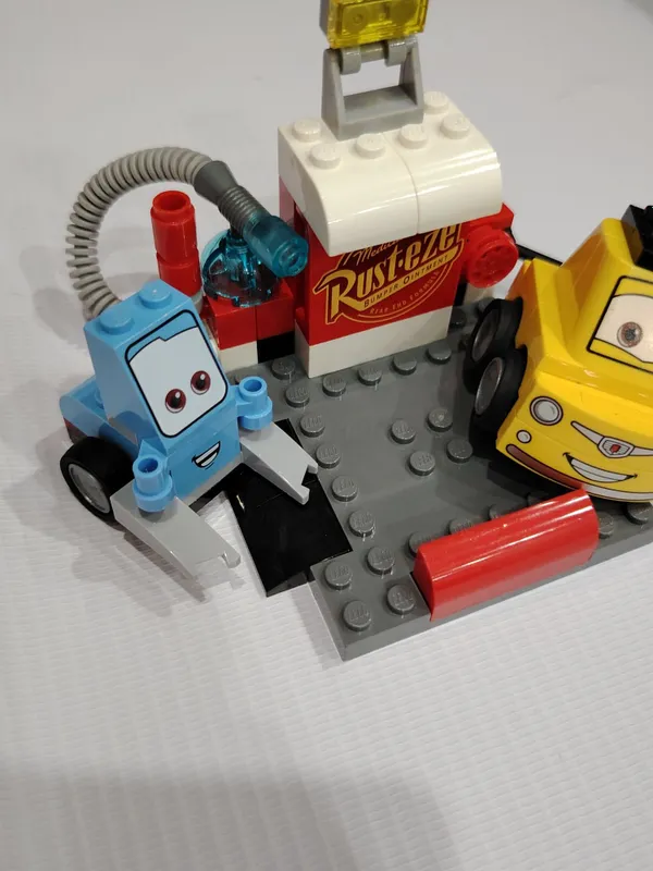 Конструктор LEGO Juniors (10732) — «Пит-стоп Гвидо и Луиджи» по — фото 1