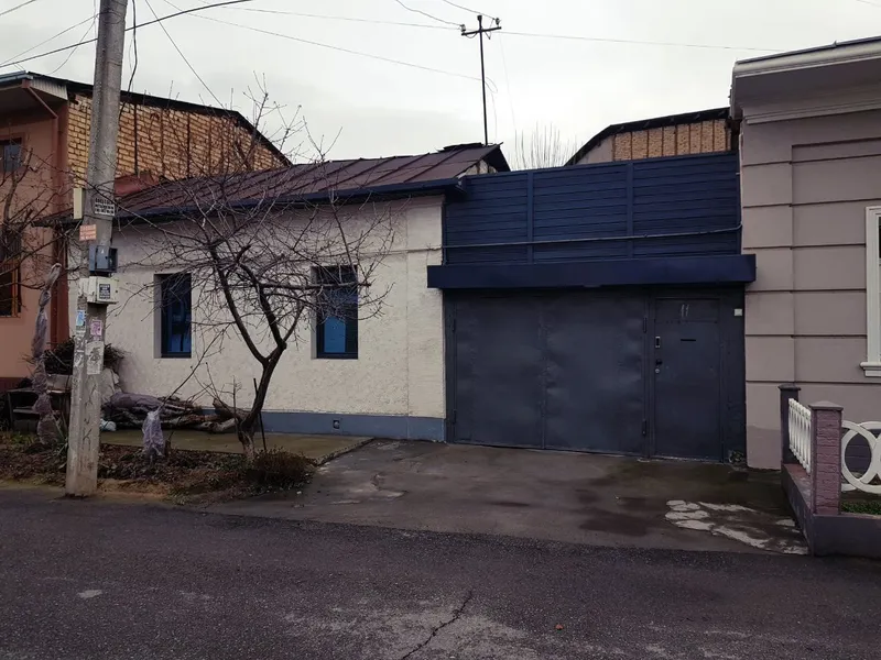 Продаётся хороший Двухэтажный Дом в Мирабадском районе на Саракульке.
