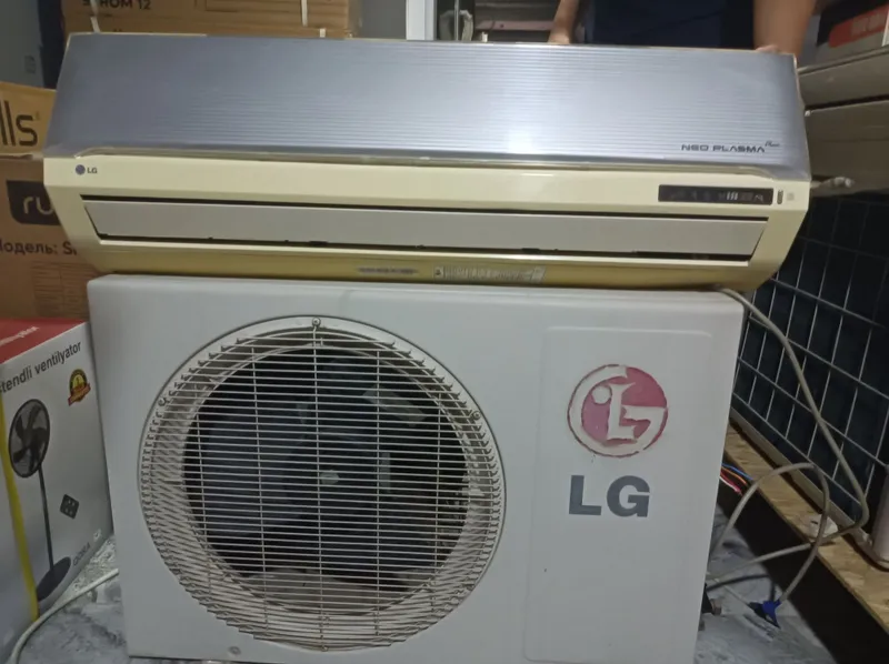 Кондиционер 12 LG б/у рабочий с пультом 1 Кондиционер 12 LG б/у рабочий с пультом 1