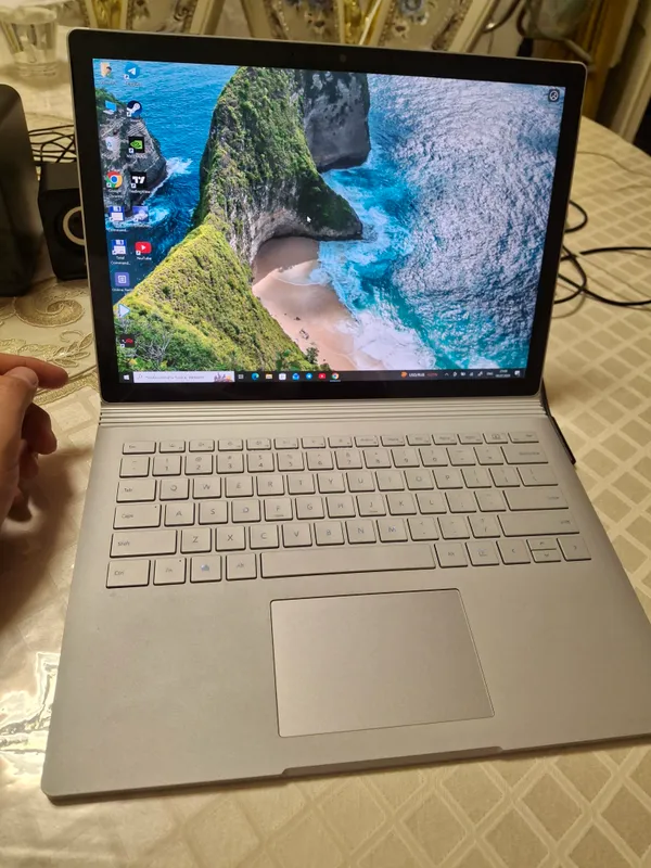 Microsoft surface book 2 Microsoft surface book 2