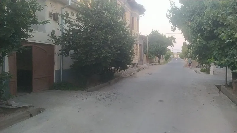 Hovli sotiladi 8 sotix 1 Hovli sotiladi 8 sotix 1