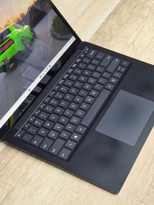 Notbuk.Amerkanski Sensir Microsoft_Surface4 Premium_model. Sensir Mi 4 Notbuk.Amerkanski Sensir Microsoft_Surface4 Premium_model. Sensir Mi 4