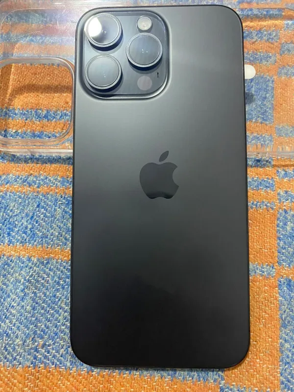 Iphone 15 pro max 4